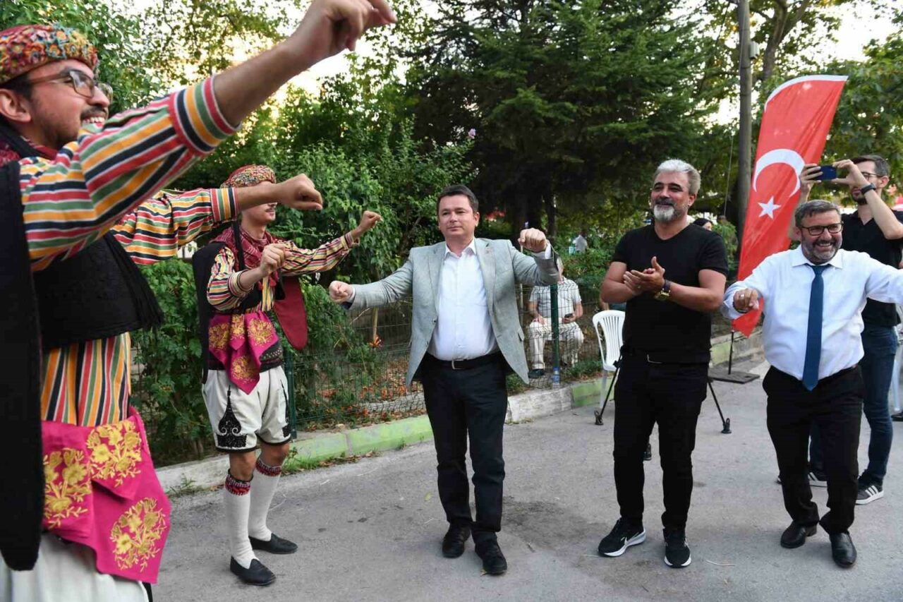 OSMANGAZİ BELEDİYESİ HAYATA GEÇİRDİĞİ KÖYÜMÜZDE ŞENLİK VAR PROJESİ İLE MÜZİK,