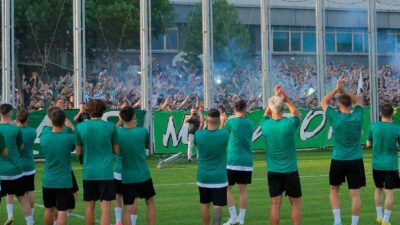 BURSASPOR YENİ SEZONU TARAFTARIYLA BİRLİKTE AÇTI.
