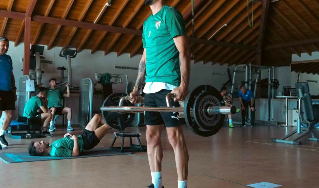 BURSASPOR, YENİ SEZON HAZIRLIKLARINA DEVAM EDİYOR. YEŞİL-BEYAZLILAR GÜNÜN İLK İDMANINI