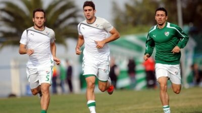 BURSASPOR KULÜBÜ’NDEN YAPILAN AÇIKLAMA ŞU ŞEKİLDE: “KULÜBÜMÜZ, PROFESYONEL FUTBOLCU TAHA