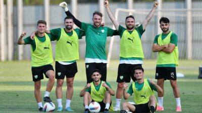 BURSASPOR'DA YENİ SEZON HAZIRLIKLARI BU AKŞAM YAPILAN İDMANLA DEVAM ETTİ.