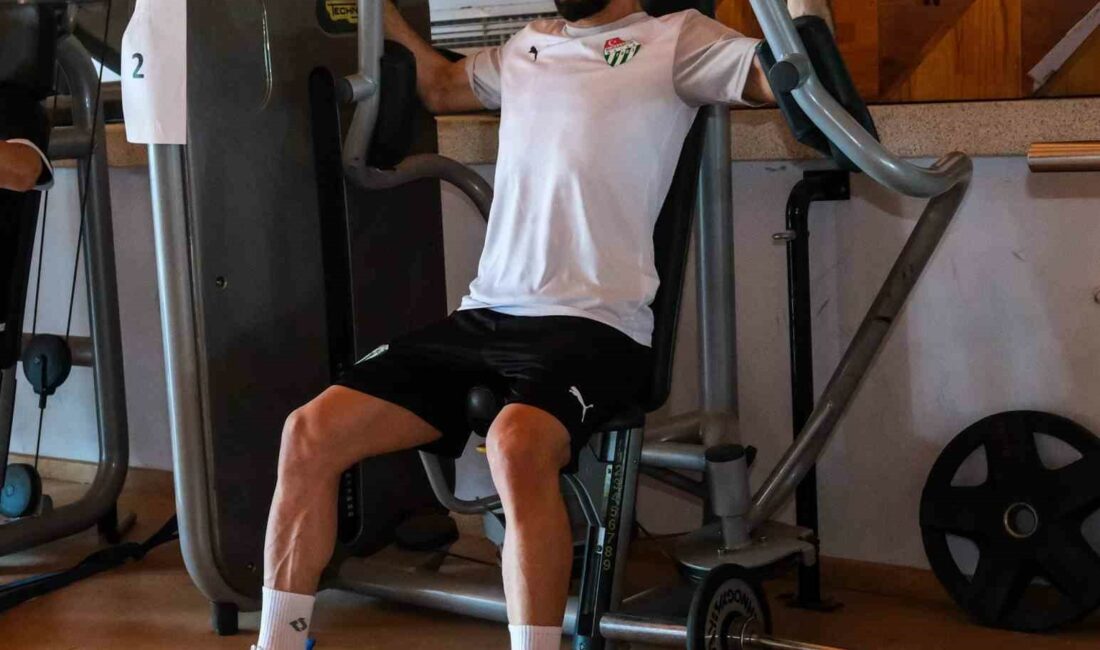 Bursaspor’da hazırlıklar sürüyor BURSASPOR'DA YENİ SEZON HAZIRLIKLARI DEVAM EDİYOR.