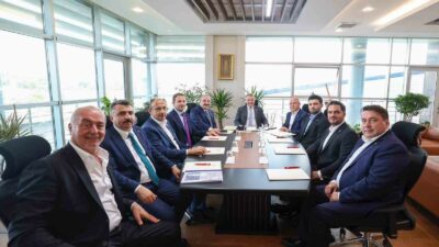 BURSASPOR YÖNETİMİ, GENÇLİK VE SPOR BAKANI OSMAN AŞKIN BAK'I ZİYARET