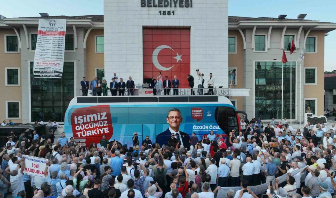 BİR DİZİ TEMASLARDA BULUNMAK ÜZERE BURSA'YA GELEN CUMHURİYET HALK PARTİSİ