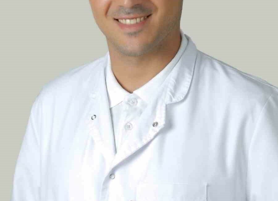 Çocuk cerrahisi uzmanı op. dr. Bahtiyar Mehti’den ailelere uyarı HAYAT HASTANESİ ÇOCUK CERRAHİSİ UZMANI OP. DR. BAHTİYAR MEHTİ, ERKEK