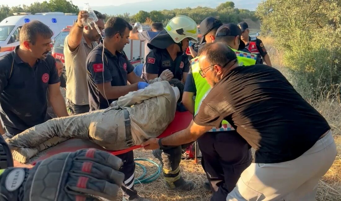 Devrilen kamyonette sıkışan 2 kişiyi itfaiye kurtardı İZNİK-YENİŞEHİR YOLU ÜZERİNDE SÜRÜCÜNÜN KONTROLÜNDEN ÇIKARAK YOL KENARINA DEVRİLEN KAMYONETTE