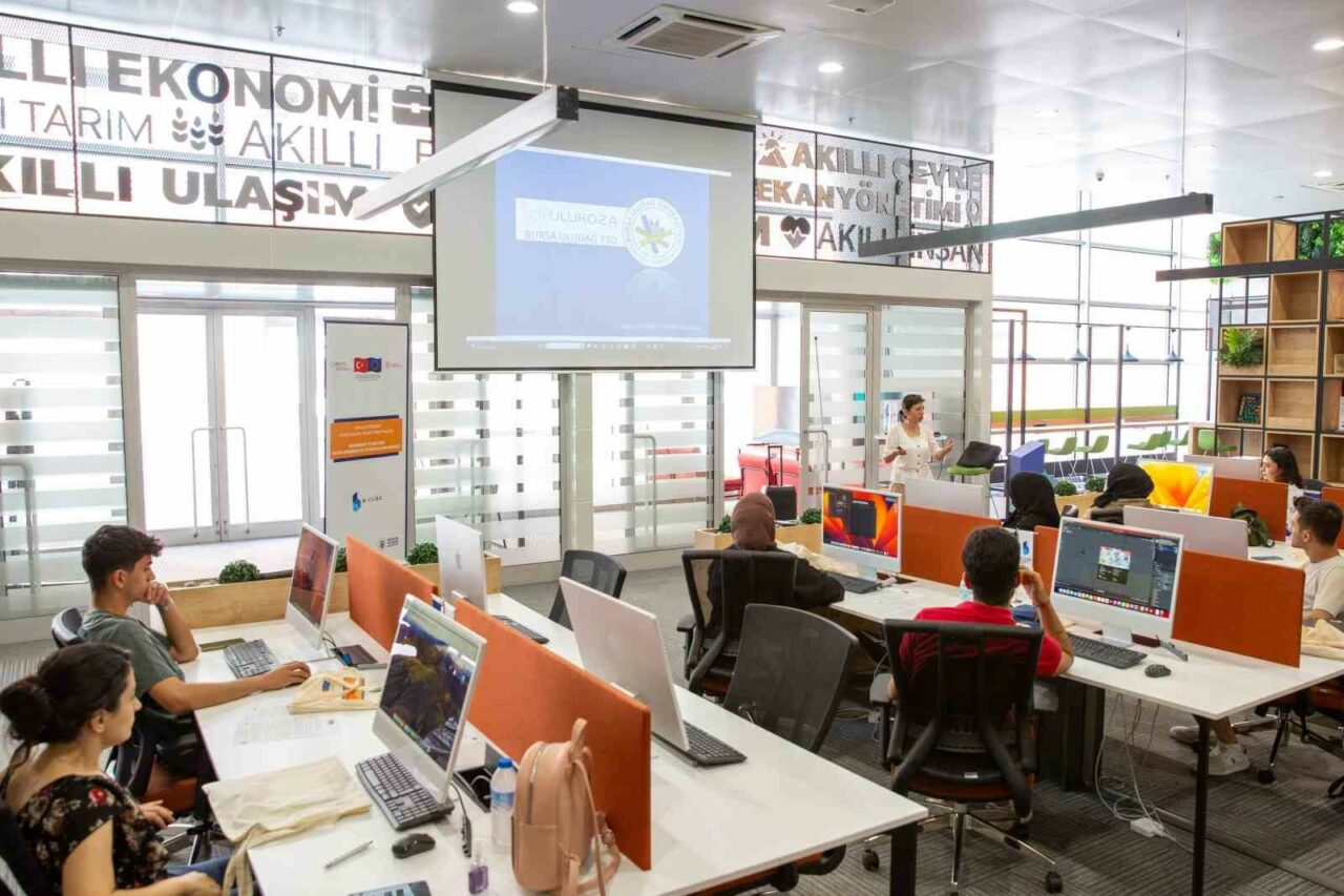 BURSA BÜYÜKŞEHİR BELEDİYESİ TARAFINDAN KURULAN B-CUBE AKILLI ŞEHİRCİLİK VE İNOVASYON