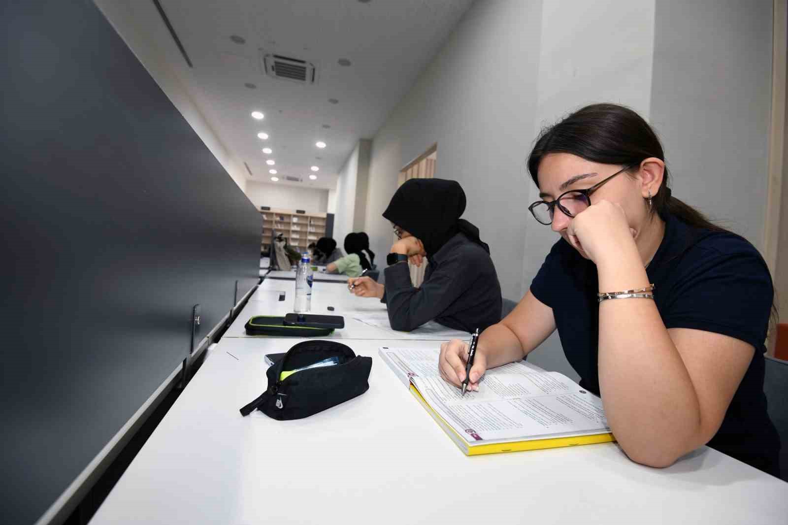 OSMANGAZİ BELEDİYESİ TARAFINDAN İLÇEYE KAZANDIRILAN HASAN ALİ YÜCEL DÜNYA KLASİKLERİ