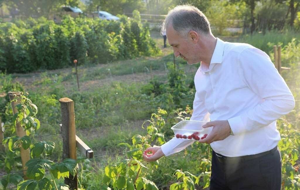 İnegöl Belediyesi ücretsiz toprak analizlerine devam ediyor İNEGÖL BELEDİYESİ’NİN ÇİFTÇİYİ DESTEKLEMEK ADINA UYGULADIĞI ‘ÜCRETSİZ TOPRAK ANALİZİ’ BU