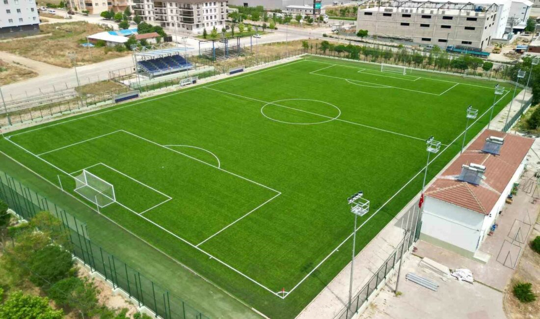 BURSA’NIN İNEGÖL İLÇESİ YENİCEKÖY MAHALLESİNDE BULUNAN FUTBOL SAHASI BELEDİYENİN GİRİŞİMLERİYLE