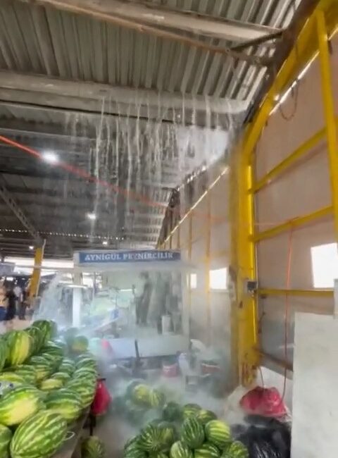 İnegöl’de dolu ve sağanak BURSA'NIN İNEGÖL İLÇESİNDE ANİDEN BASTIRAN SAĞANAK VE DOLU YAĞIŞI HAYATI