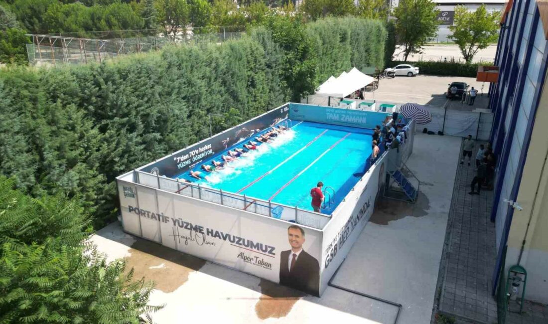 İnegöl’de yüzme bilmeyen kalmayacak İNEGÖL BELEDİYESİ BİR YANDAN KAPALI YÜZME HAVUZUNDA YÜZME KURSLARI DÜZENLERKEN,