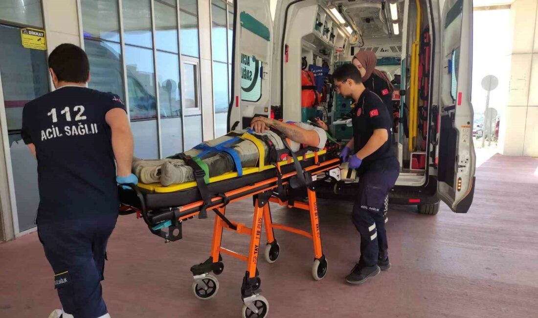 İskeleden düşen işçi yaralandı ORHANGAZİ’DE İZNİK GÖLÜ SAHİLİNDE DEVAM EDEN ARITMA İNŞAATINDA İSKELEDEN DÜŞEN