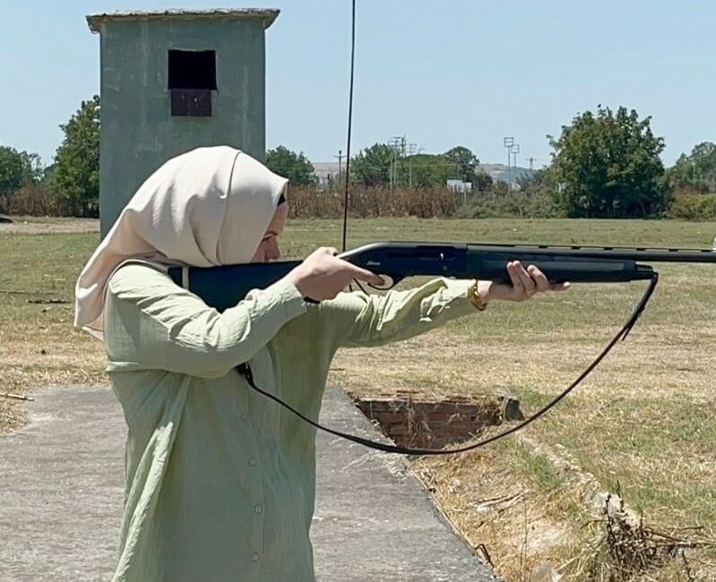 Kadın avcılar hünerlerini sergiledi MUSTAFAKEMALPAŞA’DA TATKAVAKLI AVCILAR KULÜBÜ’NÜN EV SAHİPLİĞİNDE DÜZENLENEN 5. AVCILIK BAYRAMI