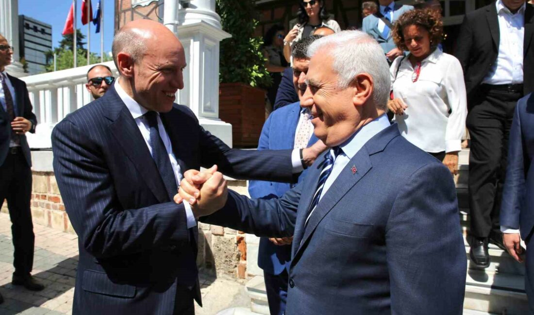 Kardeş şehir Hessen’den Başkan Bozbey’e ziyaret BURSA BÜYÜKŞEHİR BELEDİYE BAŞKANI MUSTAFA BOZBEY, ALMANYA’DAKİ KARDEŞ ŞEHİR HESSEN’DEN