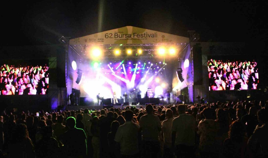 KÖFN ve Feride Hilal Akın, Bursa Festivali’nde gençlerle buluştu 62. ULUSLARARASI BURSA FESTİVALİ, KÖFN VE FERİDE HİLAL AKIN'IN MUHTEŞEM