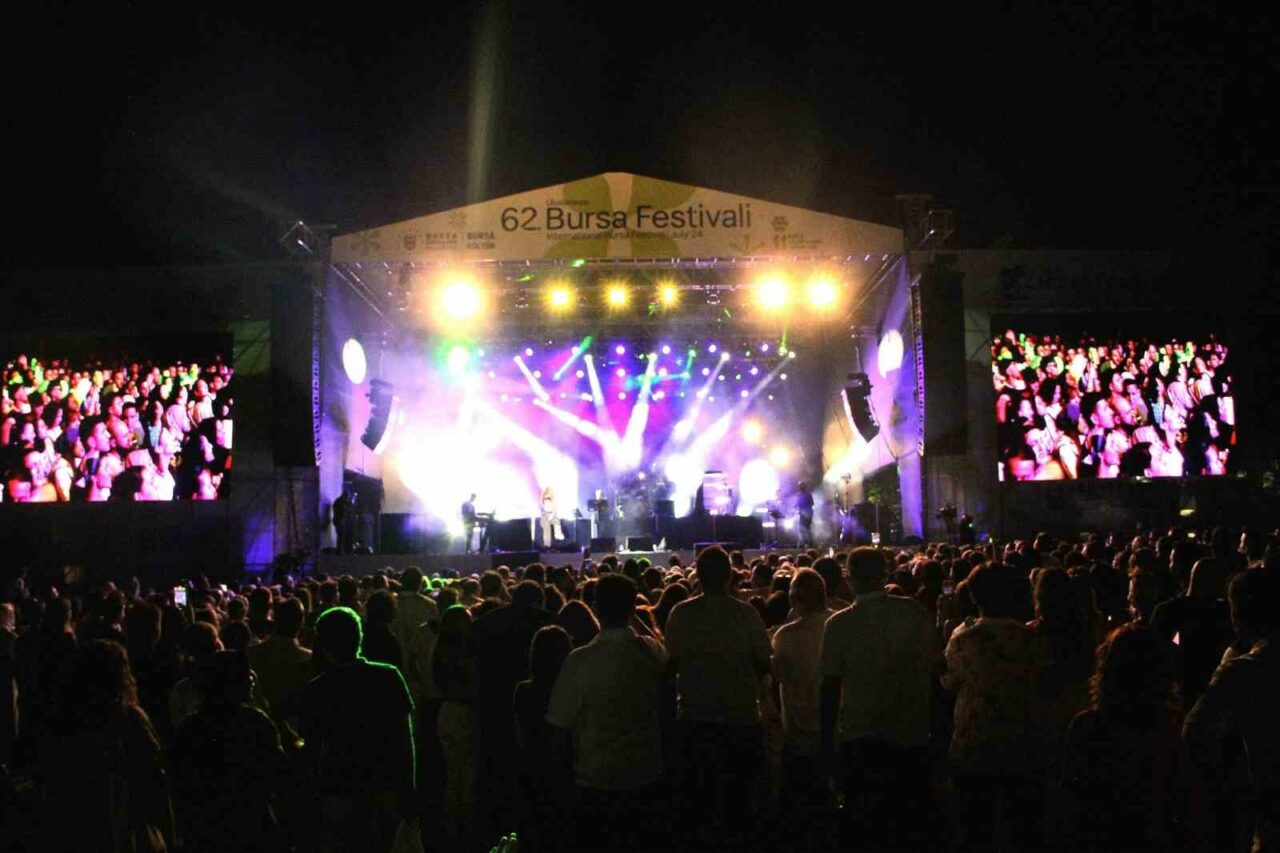 62. ULUSLARARASI BURSA FESTİVALİ, KÖFN VE FERİDE HİLAL AKIN'IN MUHTEŞEM