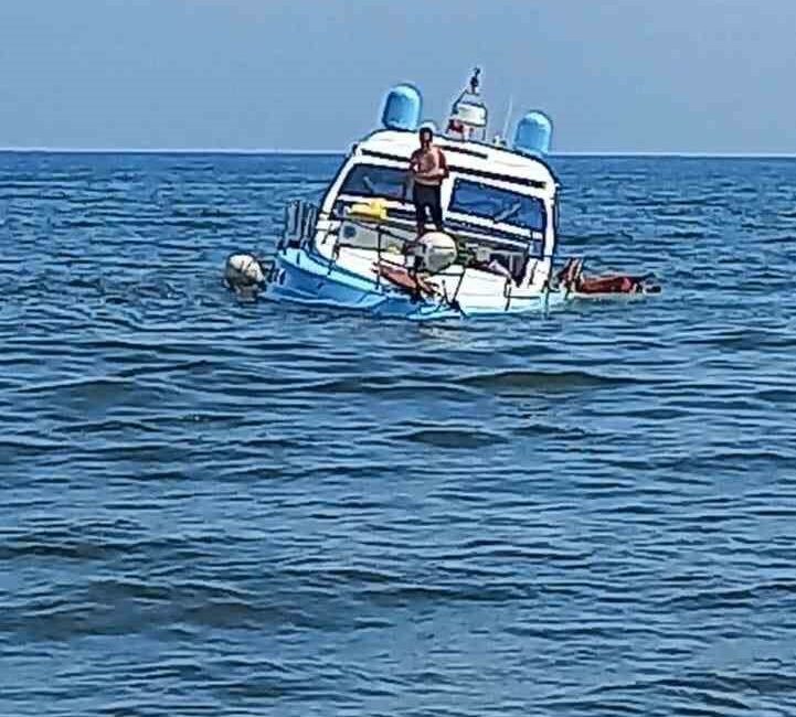 MUDANYA ARIZA YAPAN TEKNE KARAYA OTURDU