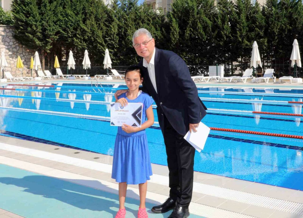 MUDANYA BELEDİYESİ TARAFINDAN DÜZENLENEN YÜZME KURSLARI 1. DÖNEMİ BAŞARIYLA TAMAMLANDI.