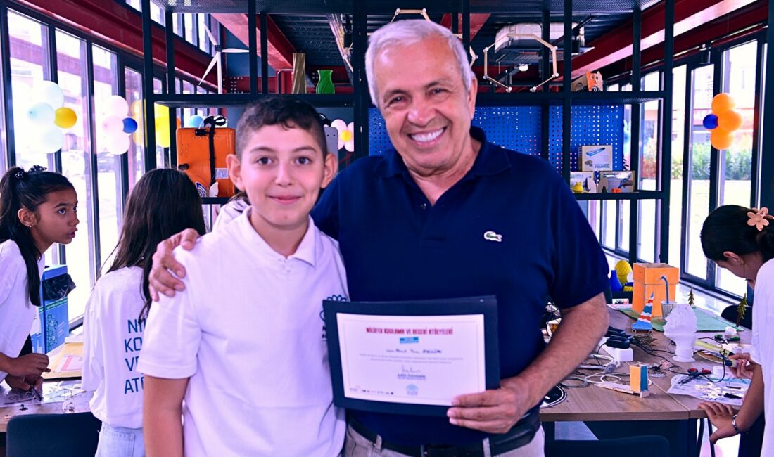 Nilüfer’de gençler teknolojiyi üreterek öğreniyor NİLÜFER BELEDİYESİ’NİN, "KENDİN YAP" KÜLTÜRÜNÜ KENTTE YAYGINLAŞTIRMAK AMACIYLA HAYATA GEÇİRDİĞİ