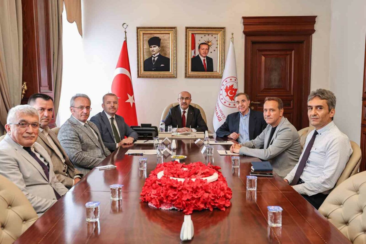 NİLÜFER İLÇESİNE KAZANDIRILACAK OLAN 32 DERSLİK ORTAOKUL İÇİN İLK İMZALAR