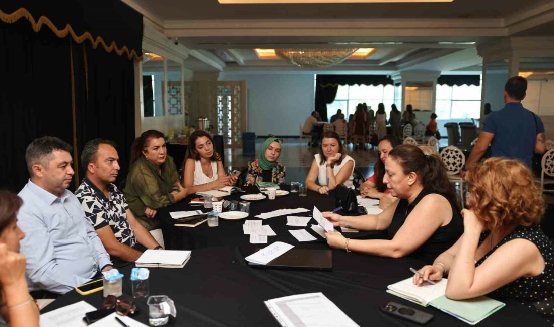 Nilüfer’in ortak akıl toplantılarında söz çalışanların NİLÜFER BELEDİYESİ, 5 YILLIK YOL HARİTASINI ORTAK AKILLA BELİRLEMEK İÇİN