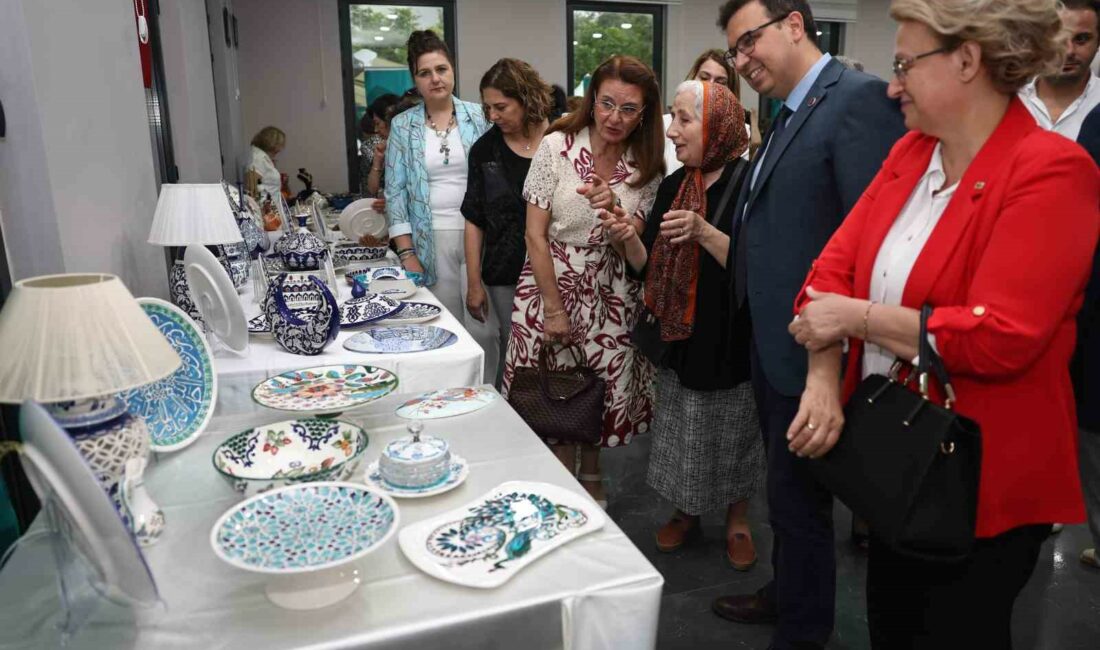 Olgun gençlerin el emeği eserleri yıl sonu sergisinde NİLÜFER BELEDİYESİ’NİN GEÇEN YIL CUMHURİYET MAHALLESİ'NDE HAYATA GEÇİRDİĞİ OLGUN GENÇLİK