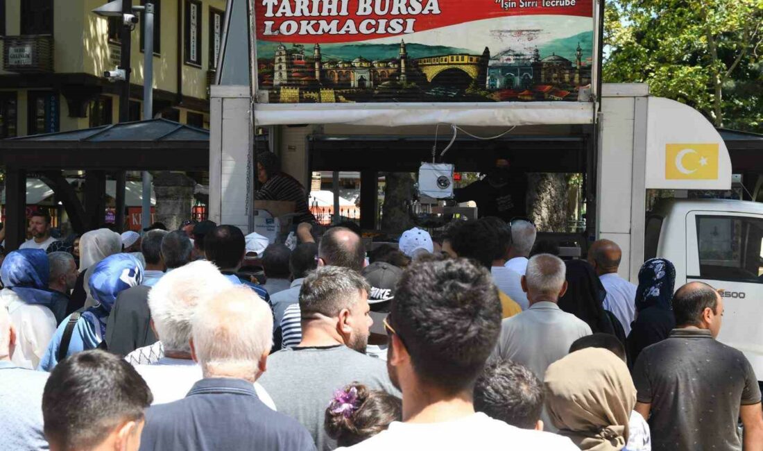 OSMANGAZİ BELEDİYESİ, 15 TEMMUZ ŞEHİTLERİ İÇİN VATANDAŞLARA LOKMA İKRAMINDA BULUNDU.