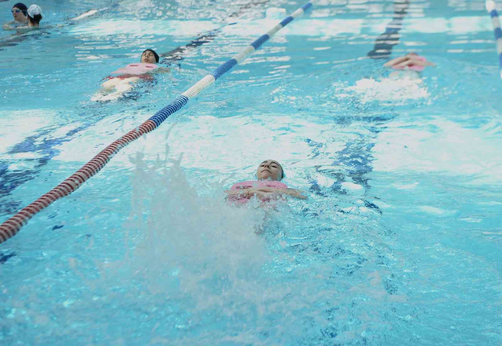 OSMANGAZİ BELEDİYESİ TARAFINDAN DÜZENLENEN YAZ SPOR OKULLARI YÜZME KURSUNUN BİRİNCİ