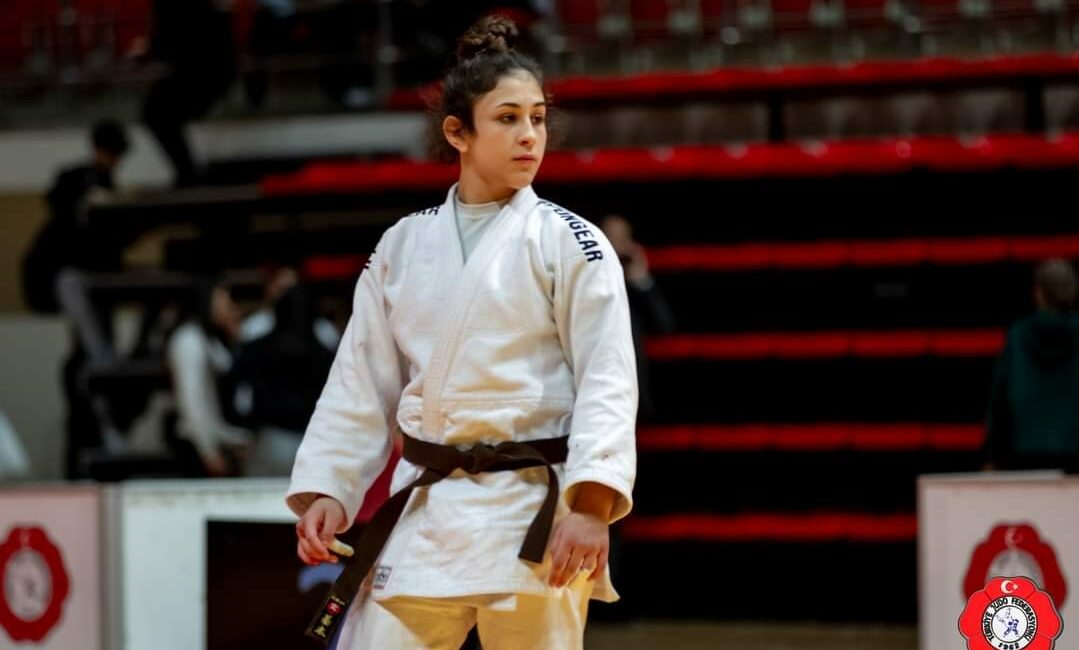 Osmangazili judocudan milli gurur OSMANGAZİ BELEDİYESPORLU JUDOCU ZEYNEP ÖZTÜRK’ÜN DE YER ALDIĞI JUDO ÜMİT