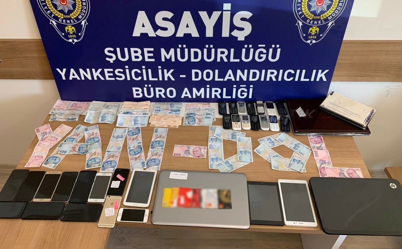 SOSYAL MEDYADA İLAN VERİP İŞSİZ GENÇLERDEN BANKA HESABI SATIN ALIP