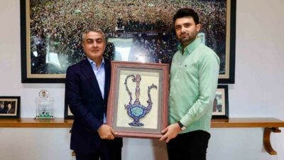 BURSA GENÇLİK VE SPOR İL MÜDÜRÜ RAHMİ AKSOY, BURSASPOR KULÜBÜ’NÜ