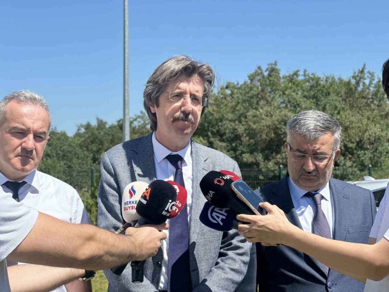 ULUDAĞ ÜNİVERSİTESİ REKTÖRÜ YILMAZ, YANGININ SON DURUMUNU HAKKINDA BİLGİ VERDİ