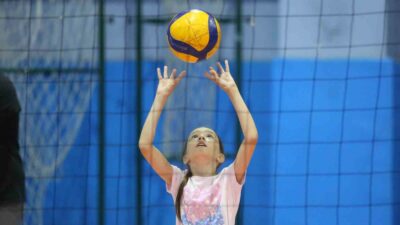 BURSA BÜYÜKŞEHİR BELEDİYESİ’NİN KOORDİNASYONUNDA ÇOCUKLARIN YAZ TATİLİNİ SPORLA İÇ İÇE