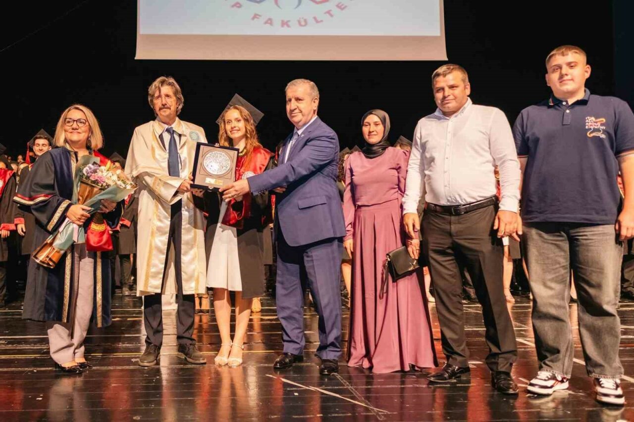 TÜRKİYE’NİN EN İYİ TIP FAKÜLTELERİ ARASINDA ÜST SIRALARDA BULUNAN BURSA