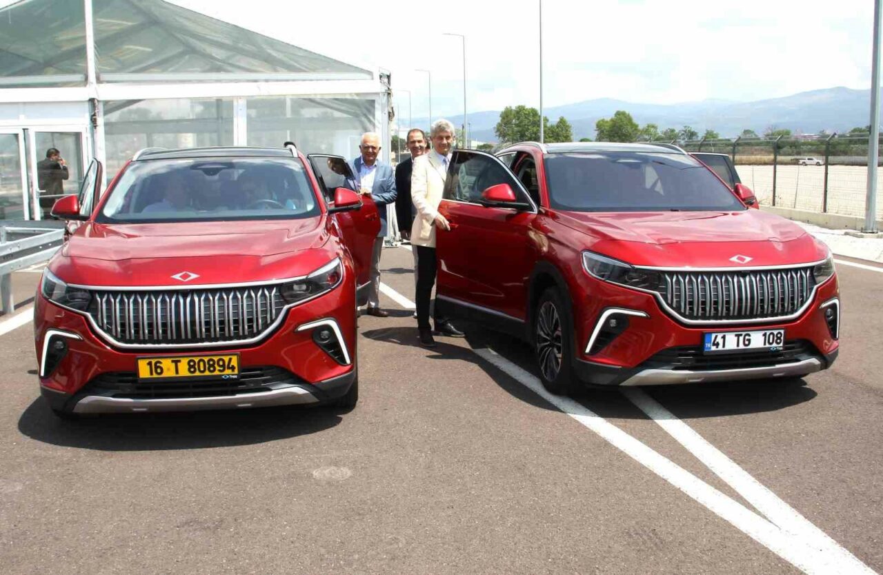 BURSA SANAYİCİLERİ VE İŞİNSANLARI DERNEĞİ (BUSİAD) YÖNETİM KURULU, TOGG OTOMOBİL