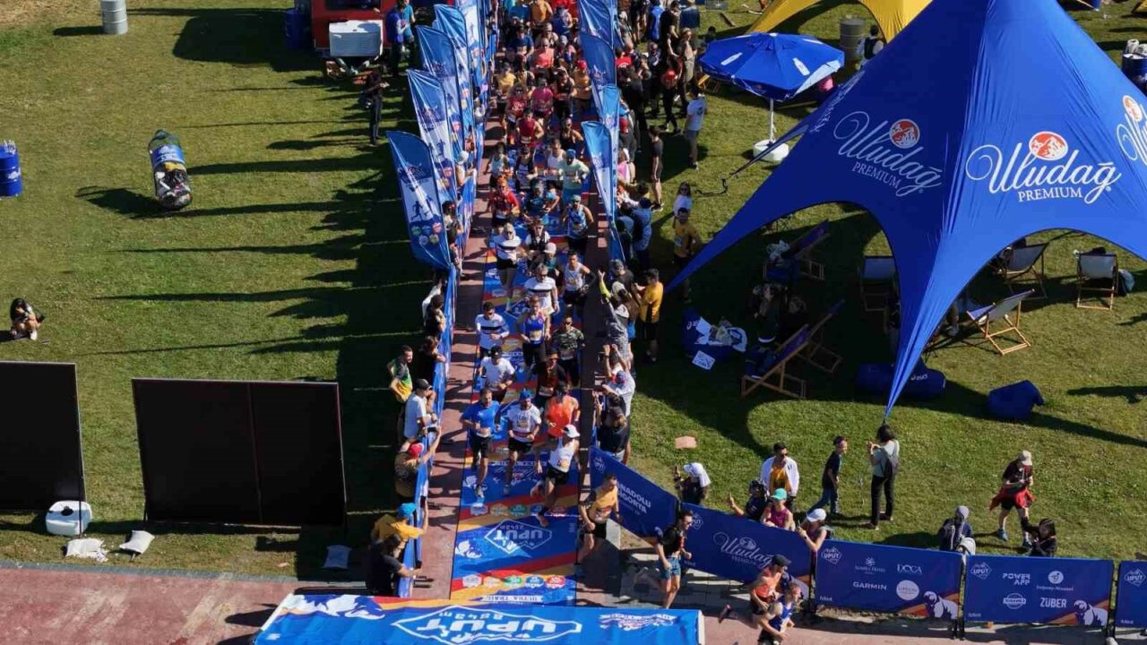 ULUDAĞ'IN ZİRVESİNDE 7. KEZ GERÇEKLEŞEN 'ULUDAĞ PREMİUM ULTRA TRAİL' ETKİNLİĞİ,