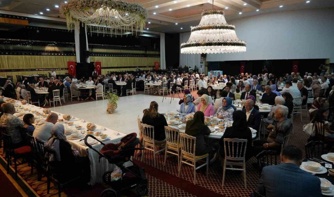 Vali Demirtaş, gaziler ve şehit yakınlarıyla bir araya geldi BURSA VALİSİ MAHMUT DEMİRTAŞ, 15 TEMMUZ HAİN DARBE GİRİŞİMİNİN 8'İNCİ