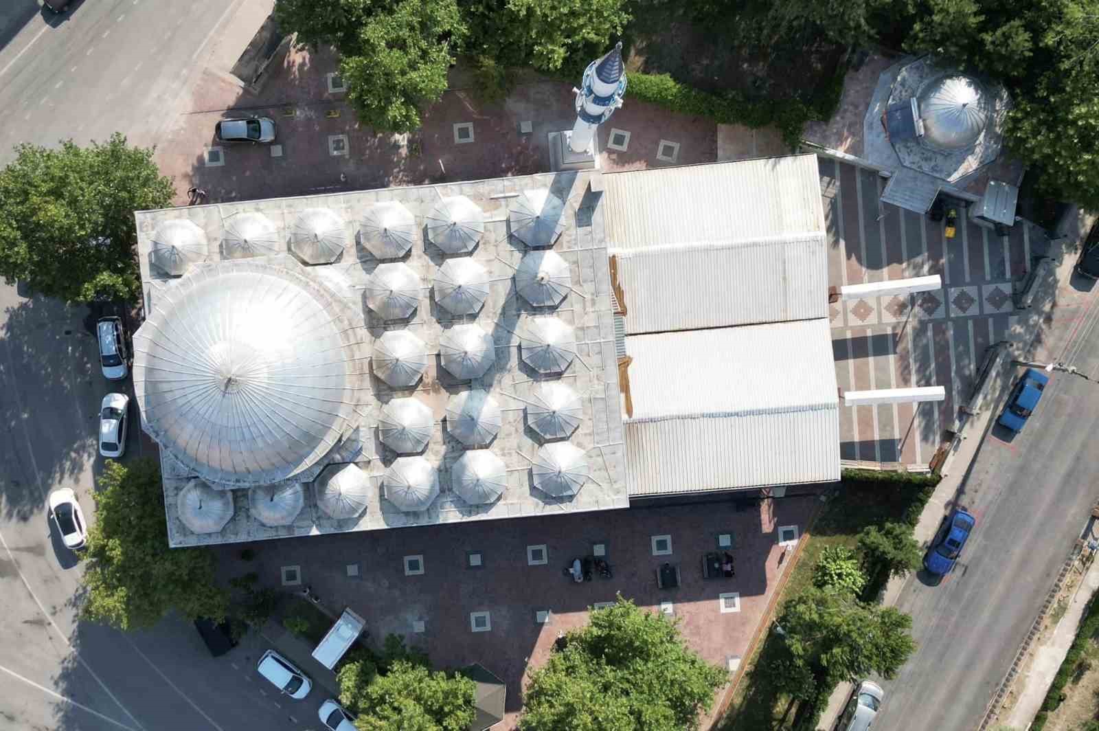 İNEGÖL BELEDİYESİ, YENİ MAHALLE MERKEZ CAMİ ÇEVRESİNDE YAPTIĞI DÜZENLEME ÇALIŞMALARI