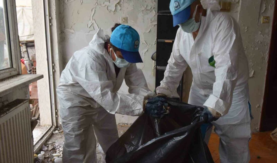 Yıldırım Belediyesi’nden ’çöp’ ev mesaisi TEFERRÜÇ MAHALLESİ 2. MENEKŞE CADDESİ SAKİNLERİNİN TALEBİ ÜZERİNE İNSAN SAĞLIĞINI