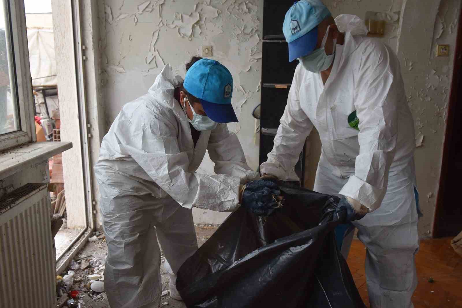 TEFERRÜÇ MAHALLESİ 2. MENEKŞE CADDESİ SAKİNLERİNİN TALEBİ ÜZERİNE İNSAN SAĞLIĞINI