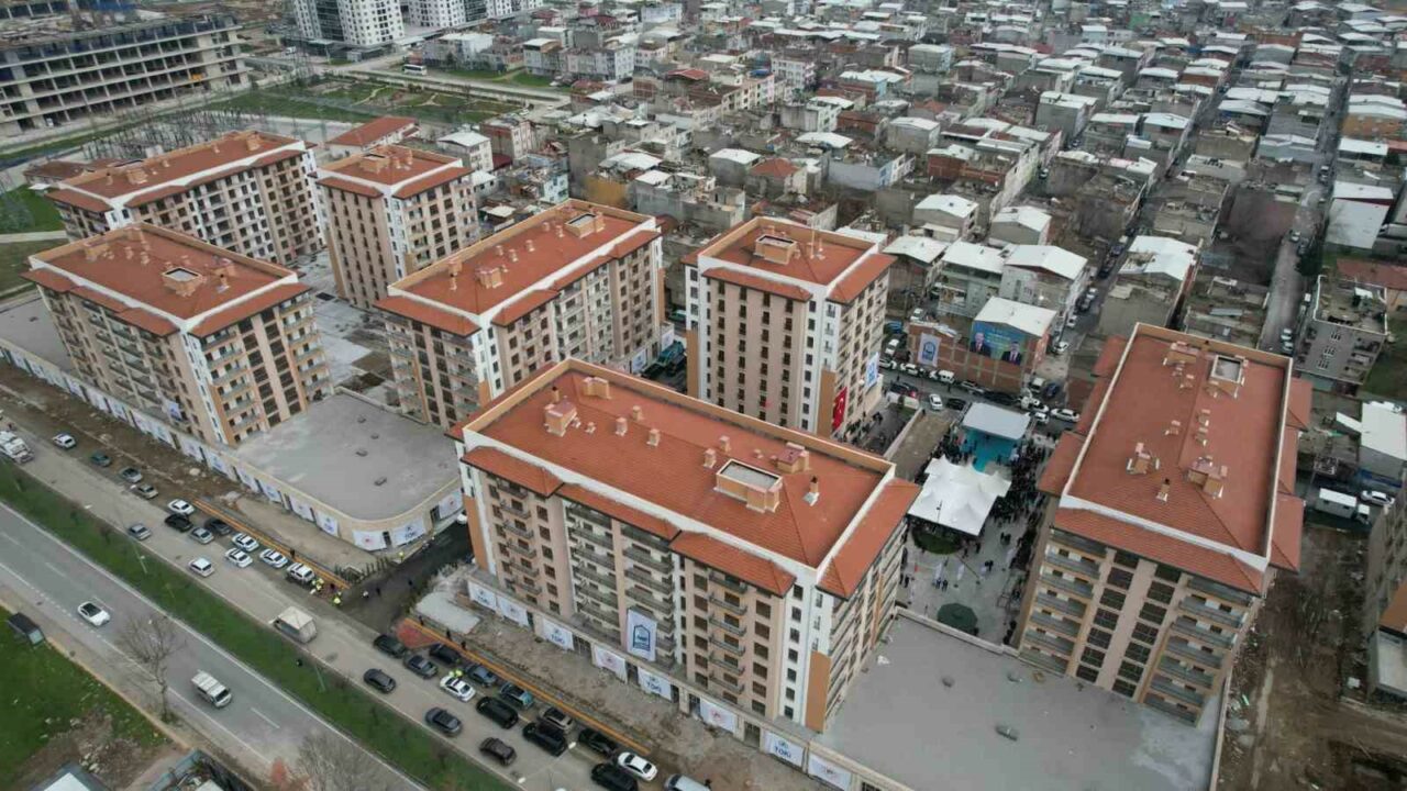 YILDIRIM BELEDİYESİ, DEVAM EDEN 22 FARKLI PROJE KAPSAMINDA, KULLANIM ÖMRÜNÜ