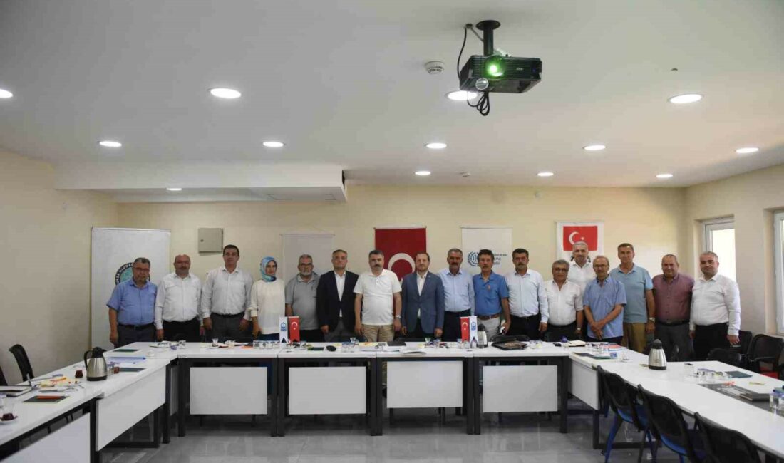 Yıldırım’da her mahalleye eşit hizmet gidiyor YILDIRIM BELEDİYESİ, ‘BÖLGESEL İSTİŞARE VE HİZMET TOPLANTILARINA’ DEVAM EDİYOR. BAŞKAN