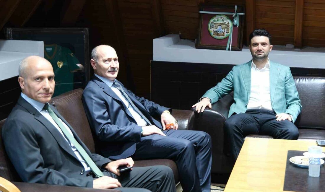 BURSA İL EMNİYET MÜDÜRÜ DR. SABİT AKIN ZAİMOĞLU, BURSASPOR KULÜBÜ'NÜ