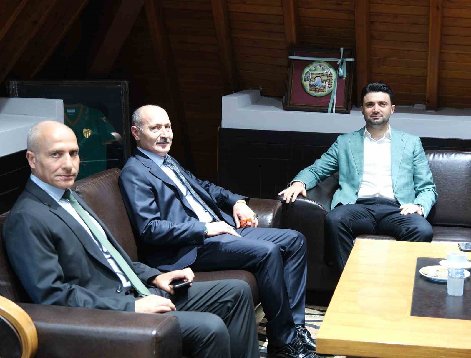 BURSA İL EMNİYET MÜDÜRÜ DR. SABİT AKIN ZAİMOĞLU, BURSASPOR KULÜBÜ'NÜ