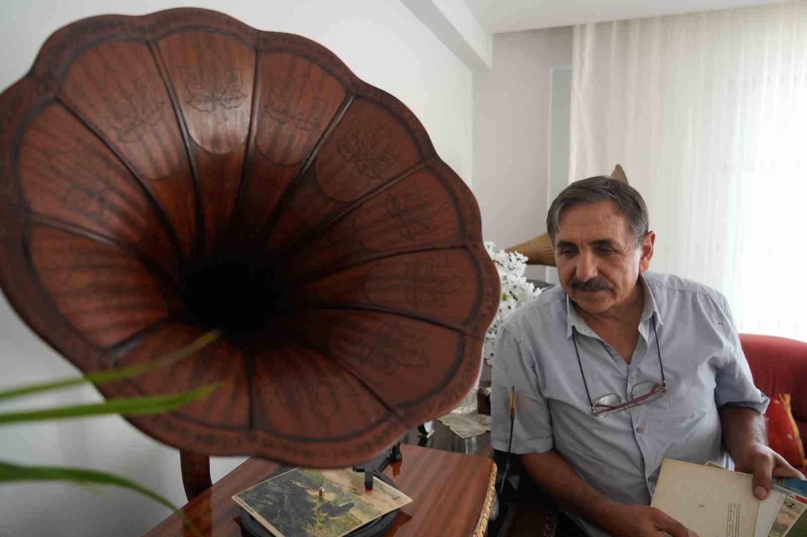 BURSA’DA YAŞAYAN EMİN ALTINSOY, EMEKLİ OLDUKTAN SONRA KÜÇÜK YAŞLARDAN BU