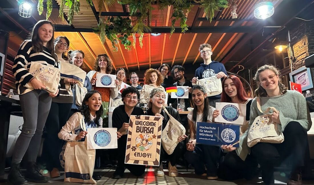 Almanya-Türkiye “Müzik Dersi Diyalogları”projesi başarıyla tamamlandı BURSA ULUDAĞ ÜNİVERSİTESİ (BUÜ) İLE ALMANYA’NIN BAVYERA EYALETİNDE BULUNAN WÜRZBURG