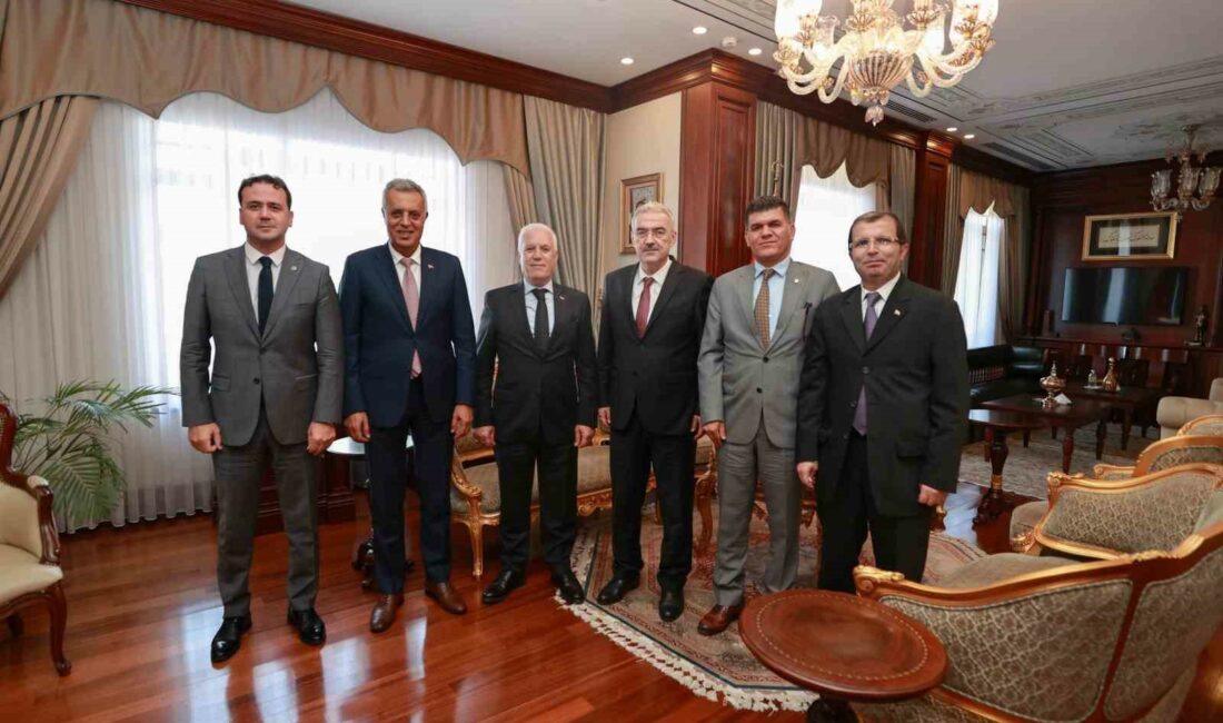 Bozbey’den Bursa Valisi Ayyıldız’a ‘hayırlı olsun’ ziyareti BURSA BÜYÜKŞEHİR BELEDİYE BAŞKANI MUSTAFA BOZBEY, BURSA VALİSİ EROL AYYILDIZ’A