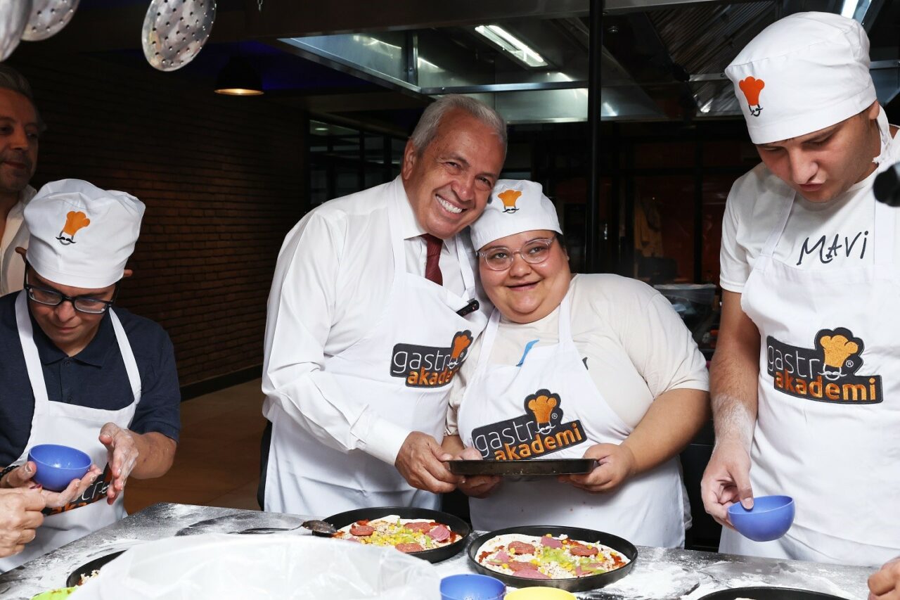 NİLÜFER BELEDİYESİ BİZİM EV ENGELLİLER SOSYAL YAŞAM DESTEK MERKEZİ KATILIMCILARI,