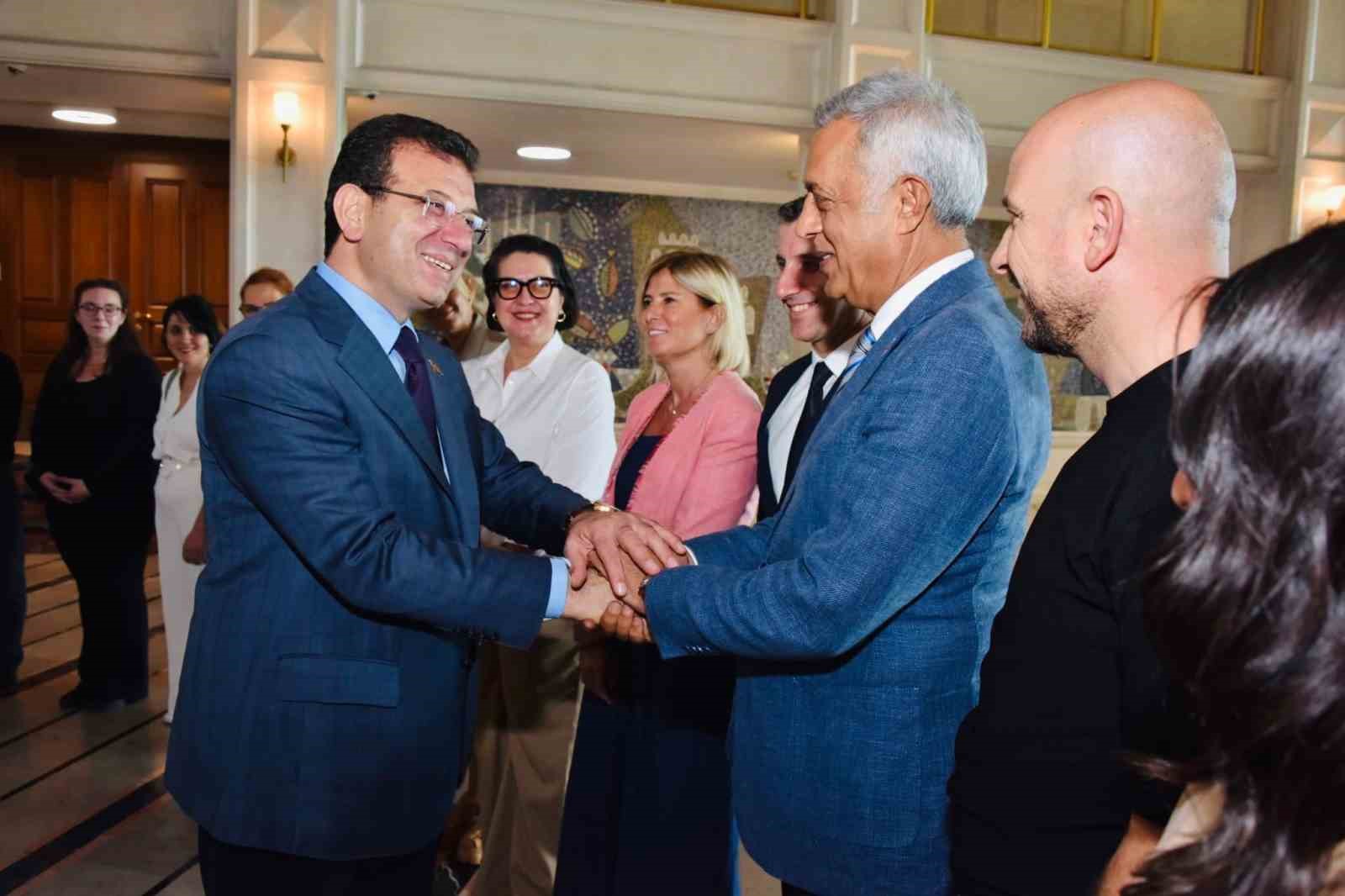 BURSA BÜYÜKŞEHİR BELEDİYESİ GENEL SEKRETER YARDIMCISI MEHMET YILDIZ VE BERABERİNDEKİ